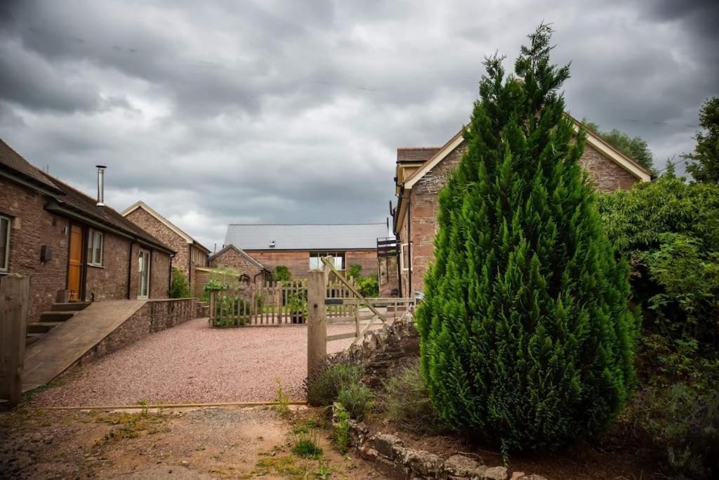 Cosy Cottage On Banks Of River Wye Foy Exterior foto